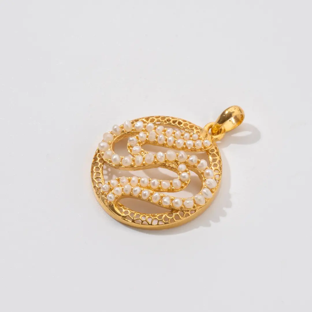 تعليقة ذهب مع اللؤلؤ الطبيعي
